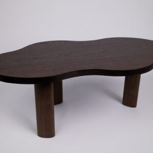 Orgaanilise kujuga kohvilaud Lago by MATÍ - tume tamm