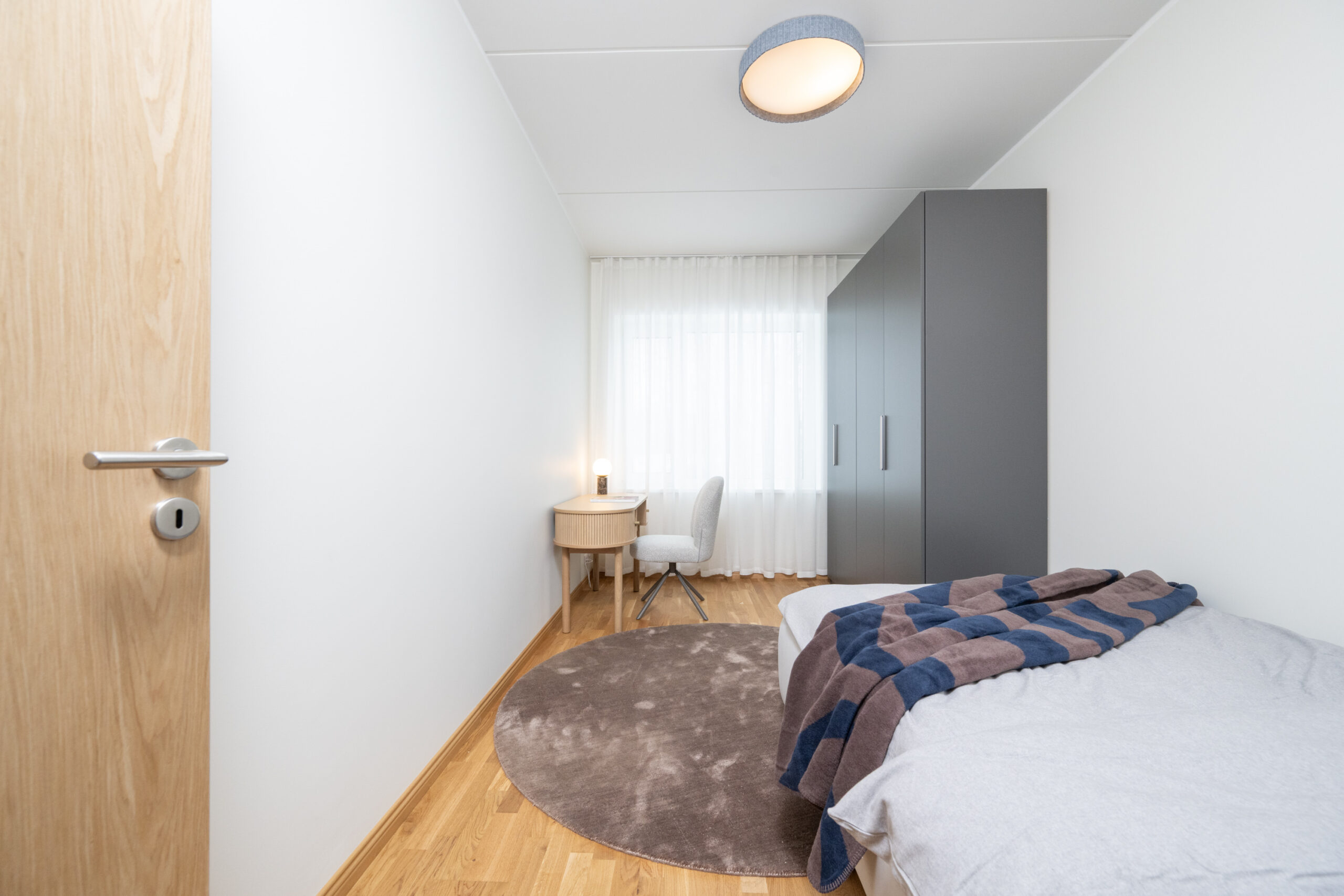 Ümmargune PET materjalist vaip - pruun - Image 4