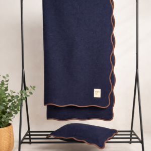 Villast voodikate Navy by MATÍ